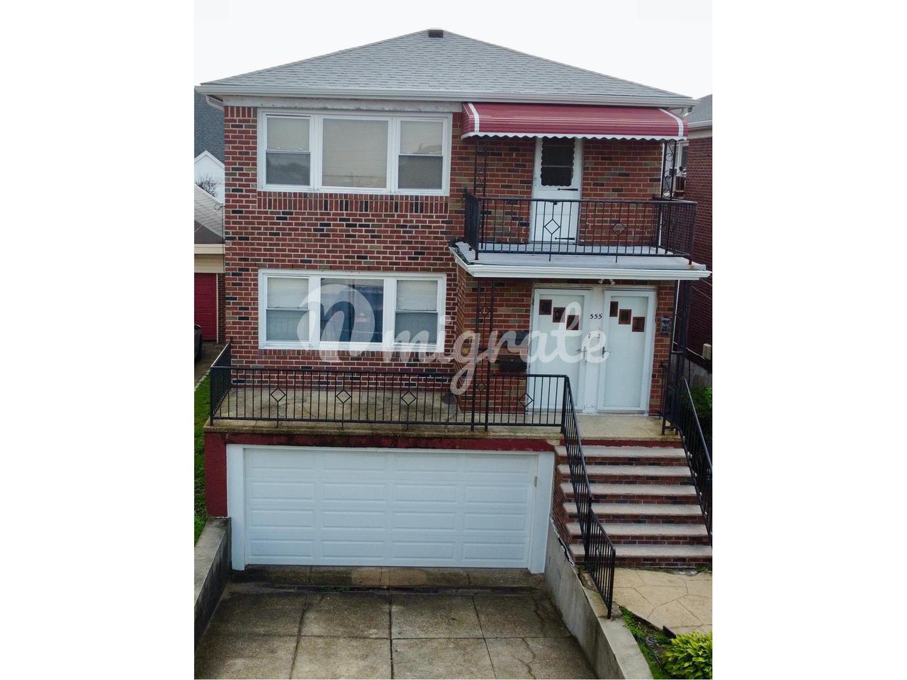 Вилла в 555 Beach 128th Street - Belle Harbor, New York