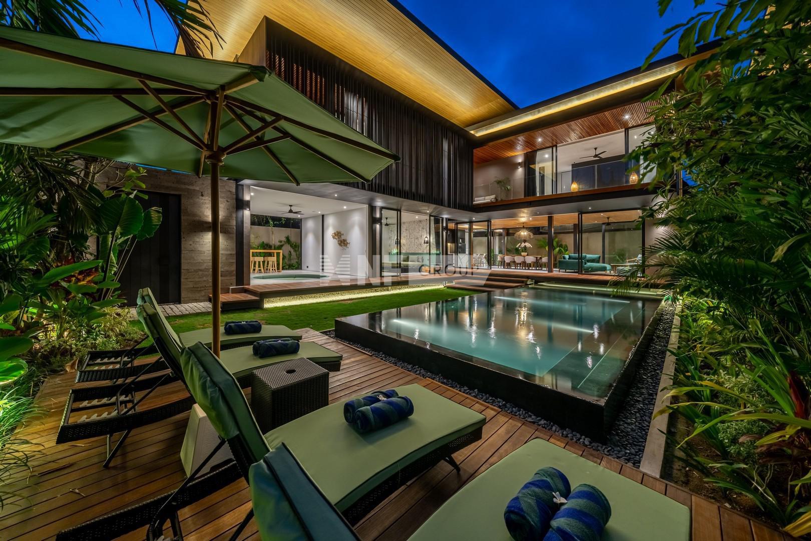 Luxurious Elegance 800m from Seminyak Beach