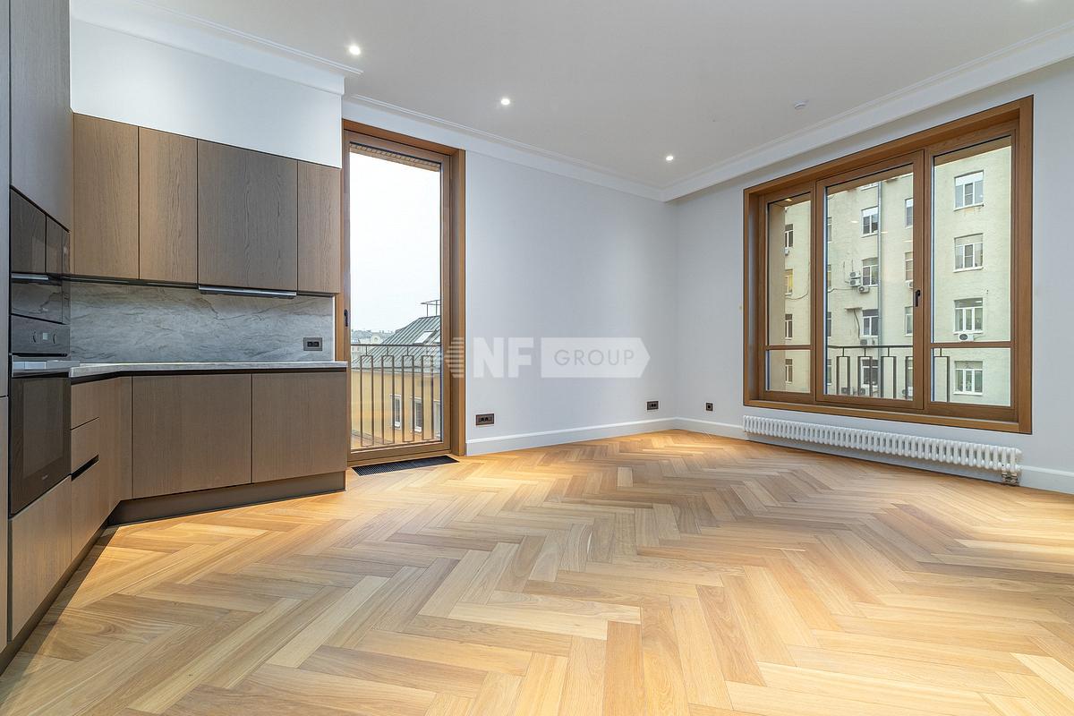 «Пироговская, 14» (Pirogovskaya, 14)