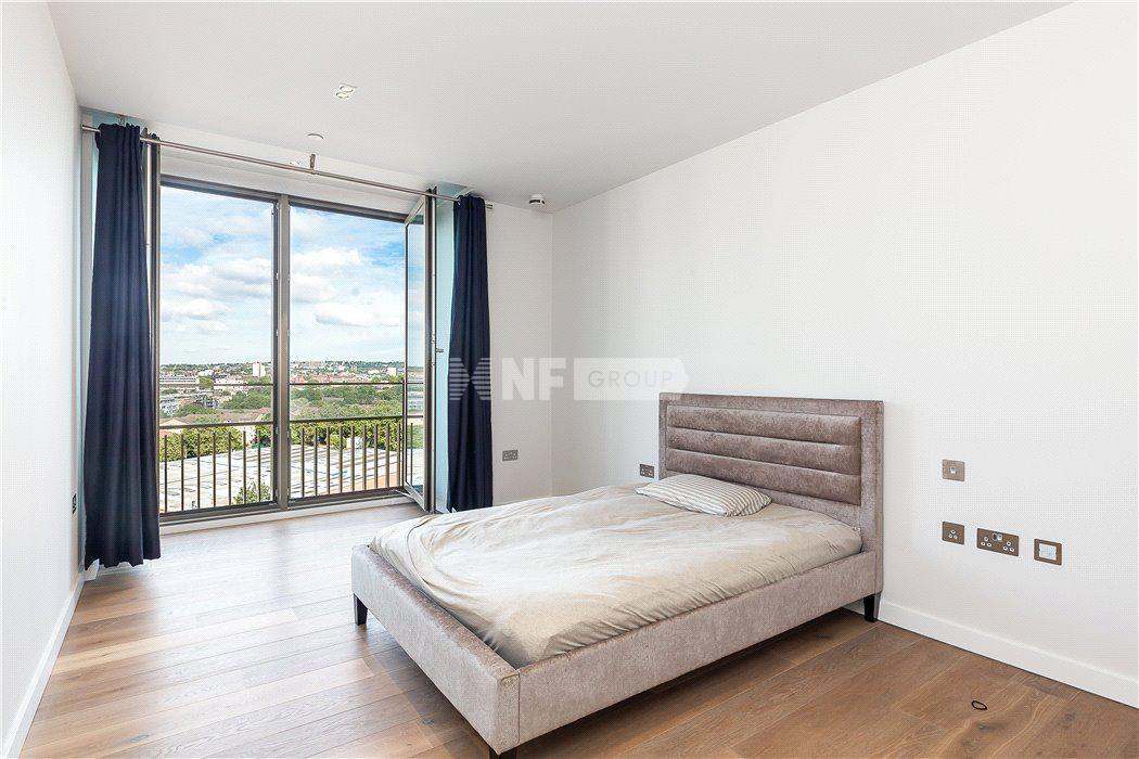 Квартира в Tapestry Apartments, 1 Canal Reach, London, N1C.