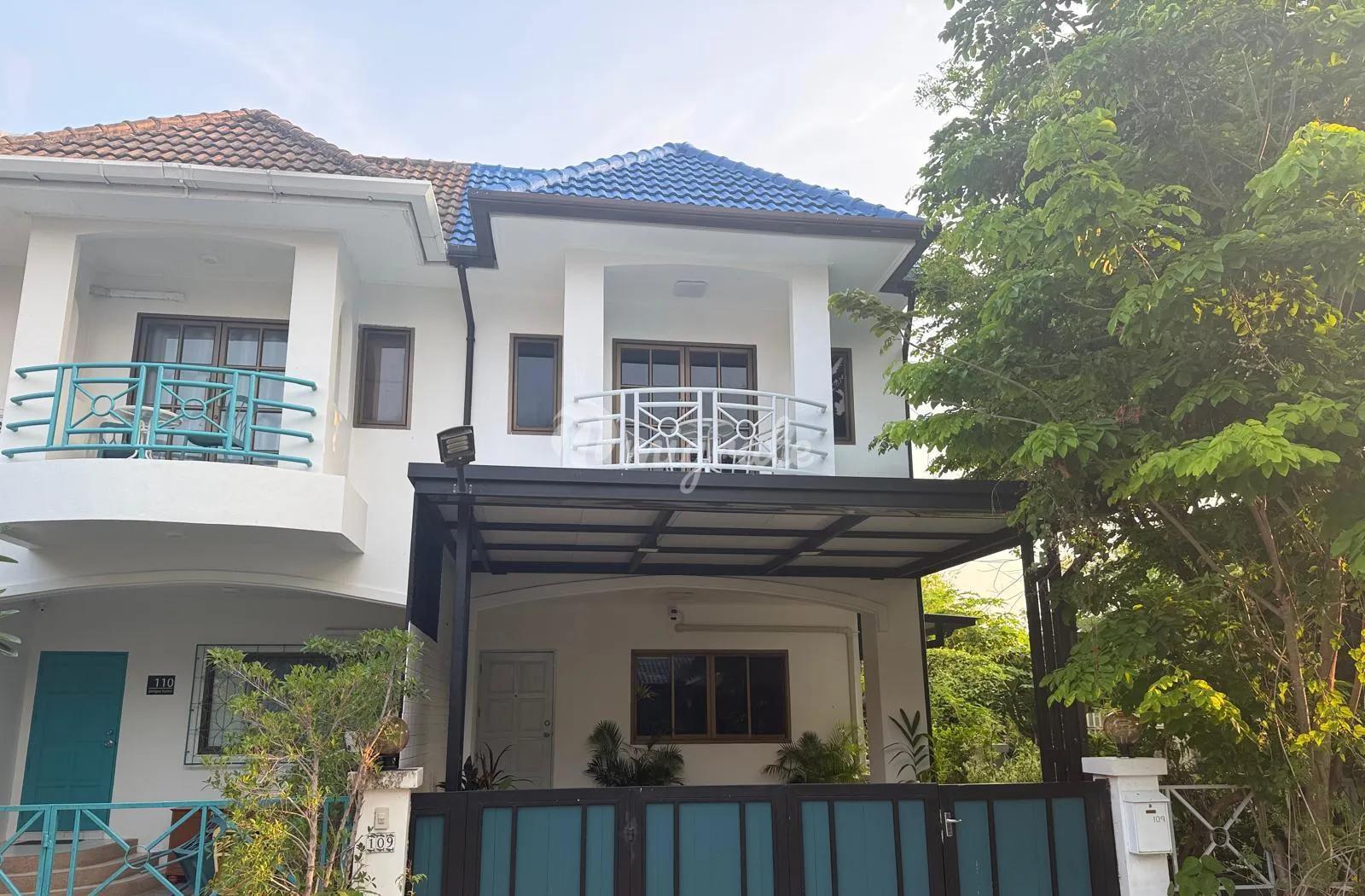 central patong 2 bedroom townhouse , airbnb income, for sale