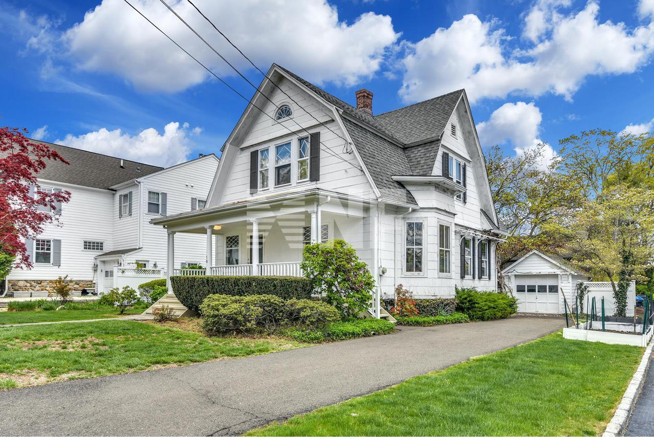 Продажа - Вилла в 10 Green Avenue - New Canaan, Connecticut - New Canaan в  США, цена $ 1 100 000 | KF.expert