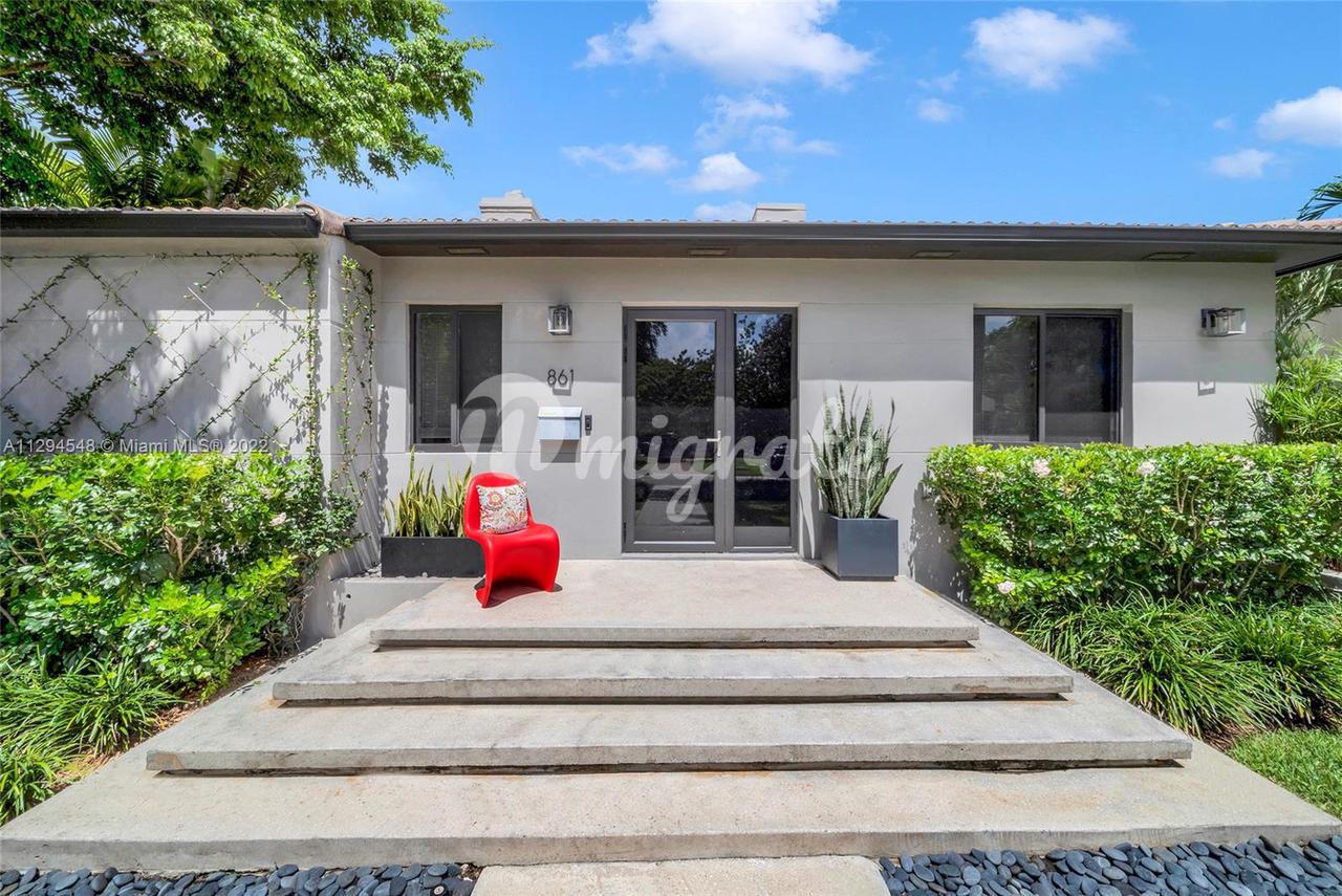 Вилла в 861 NE 74th St - Miami, Florida