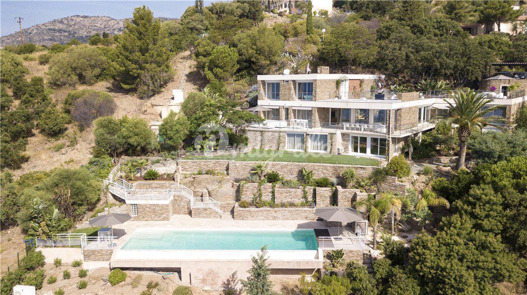 Вилла с видом на море