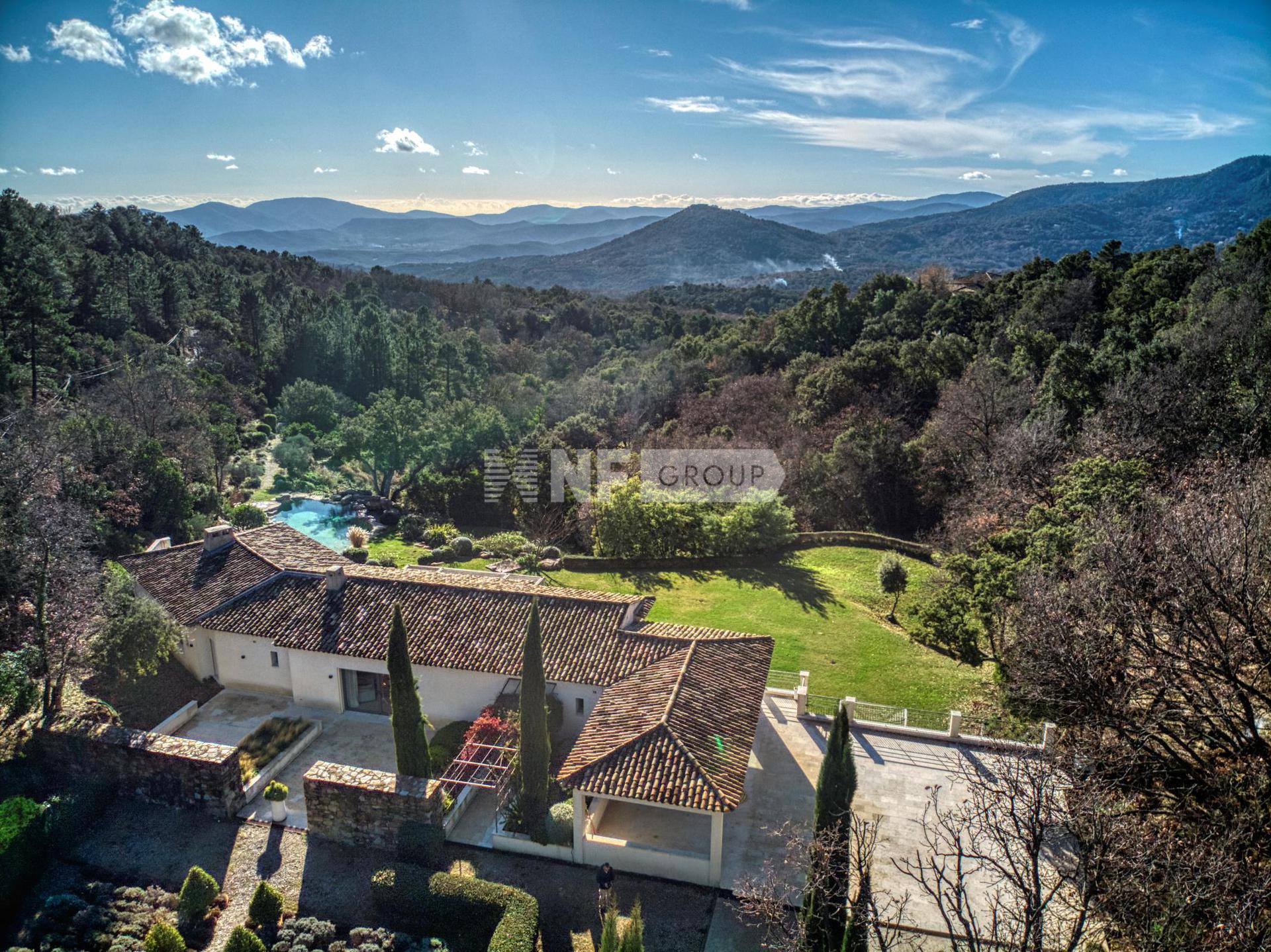 Вилла в La Garde Freinet, Var, Provence-Alpes-Côte d’Azur