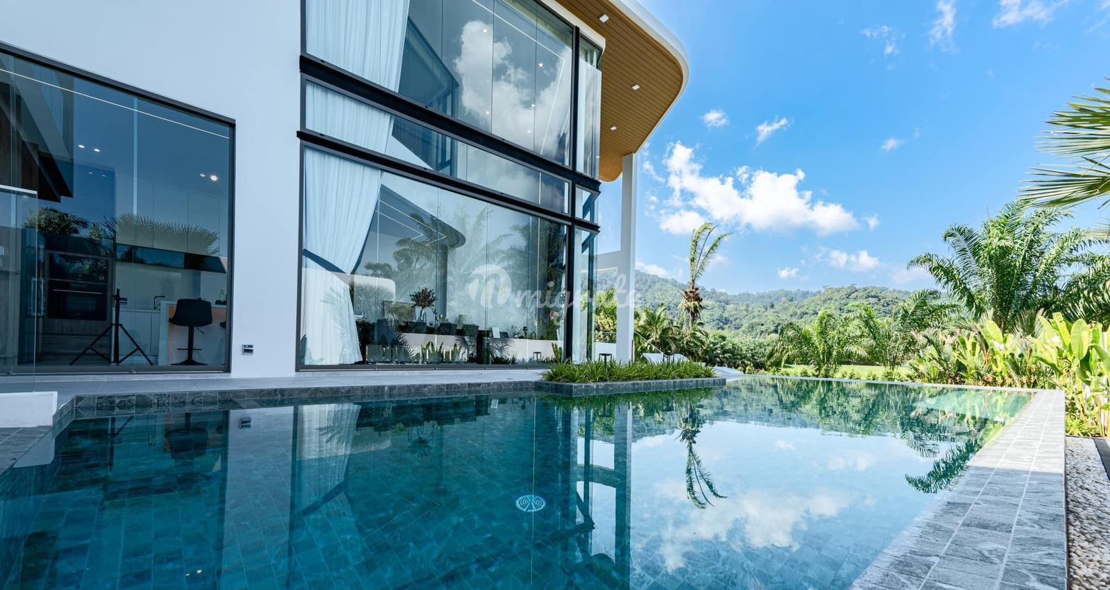 5 спален Дом на продажу в Loch Palm Golf Club (Loch Palm Golf Club)