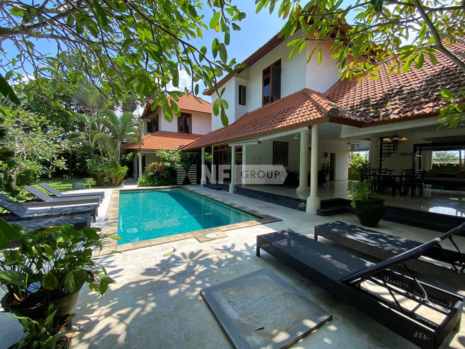 Classic Villa with Expansive Tropical Gardens in Beachside Pererenan