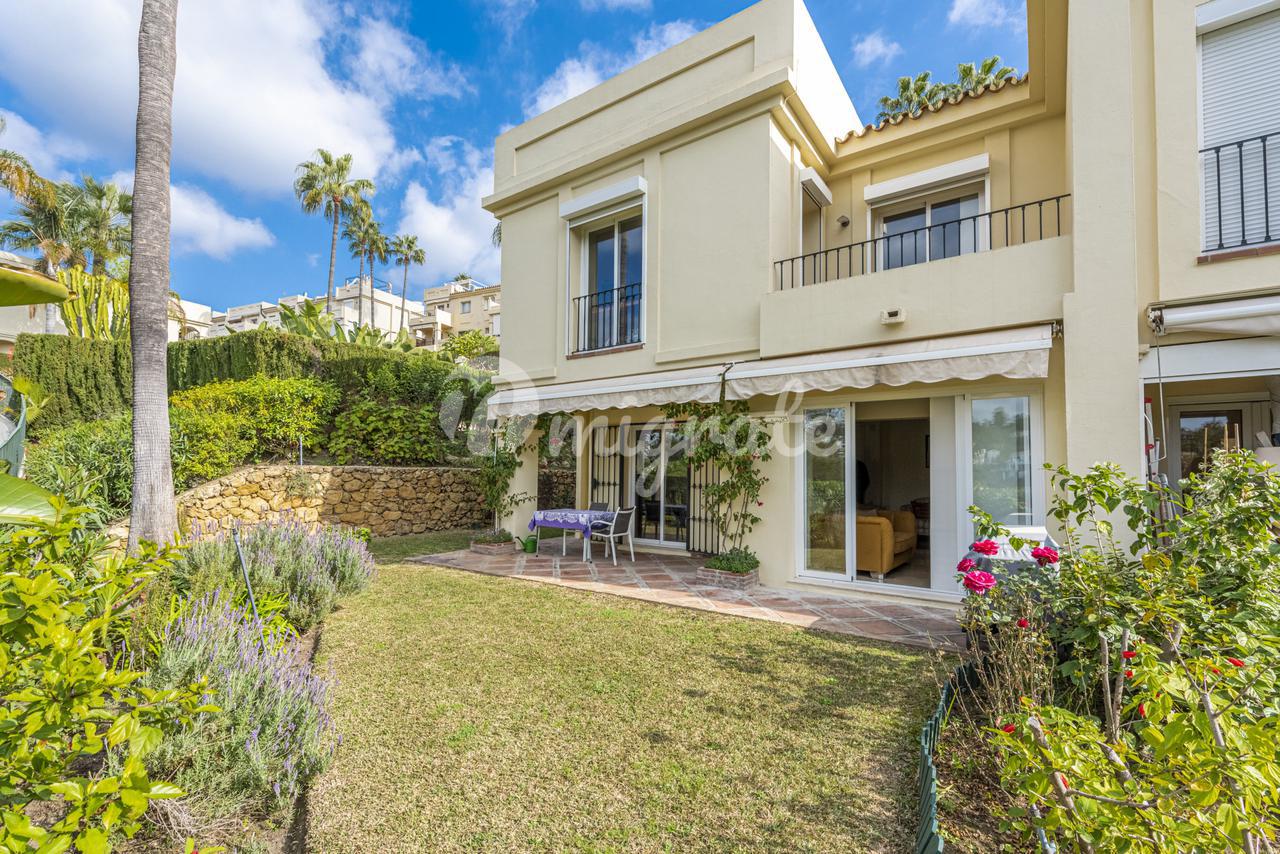 Вилла в La Quinta Hills, Benahavis, Malaga