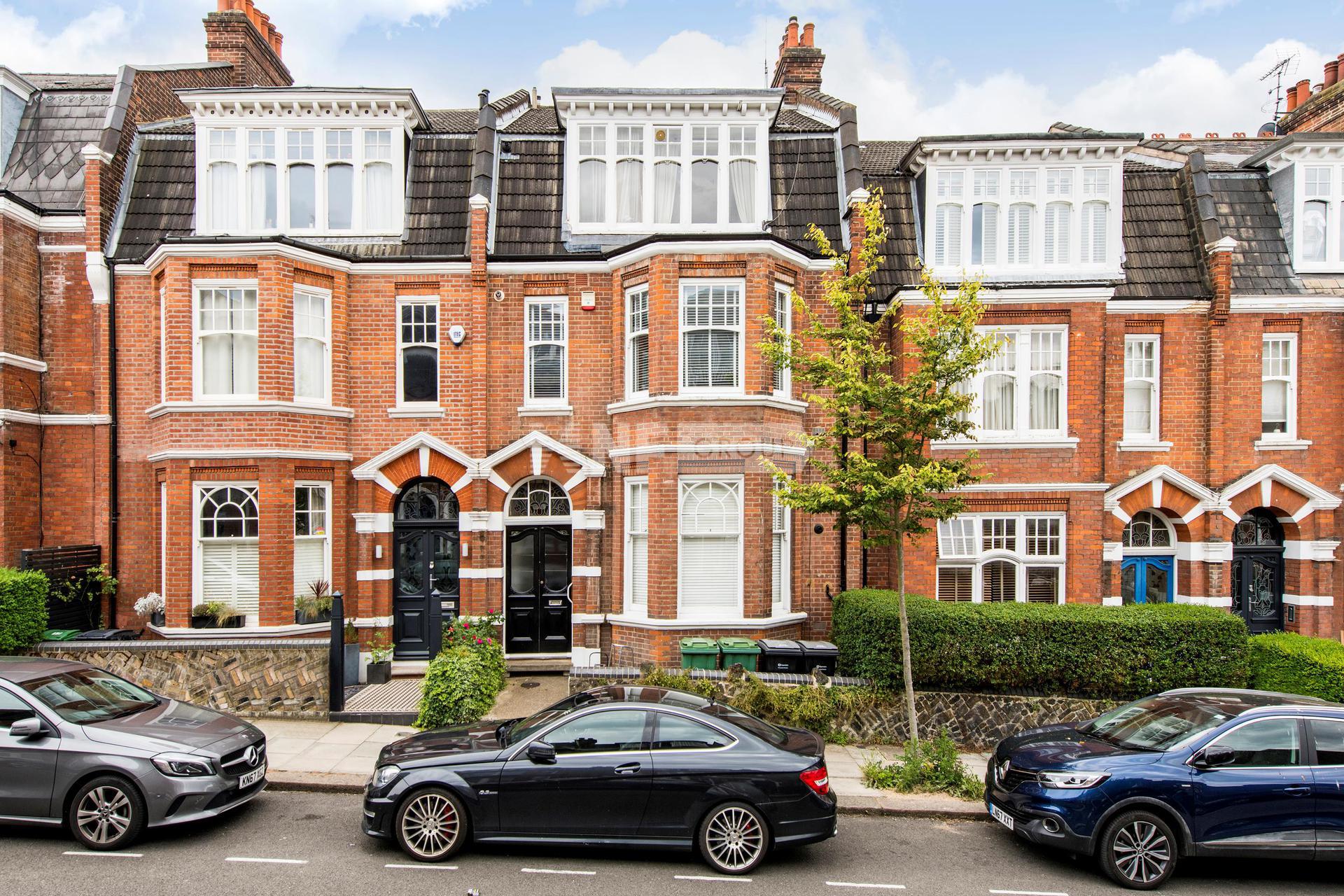 Квартира в Glenloch Road,  London, NW3