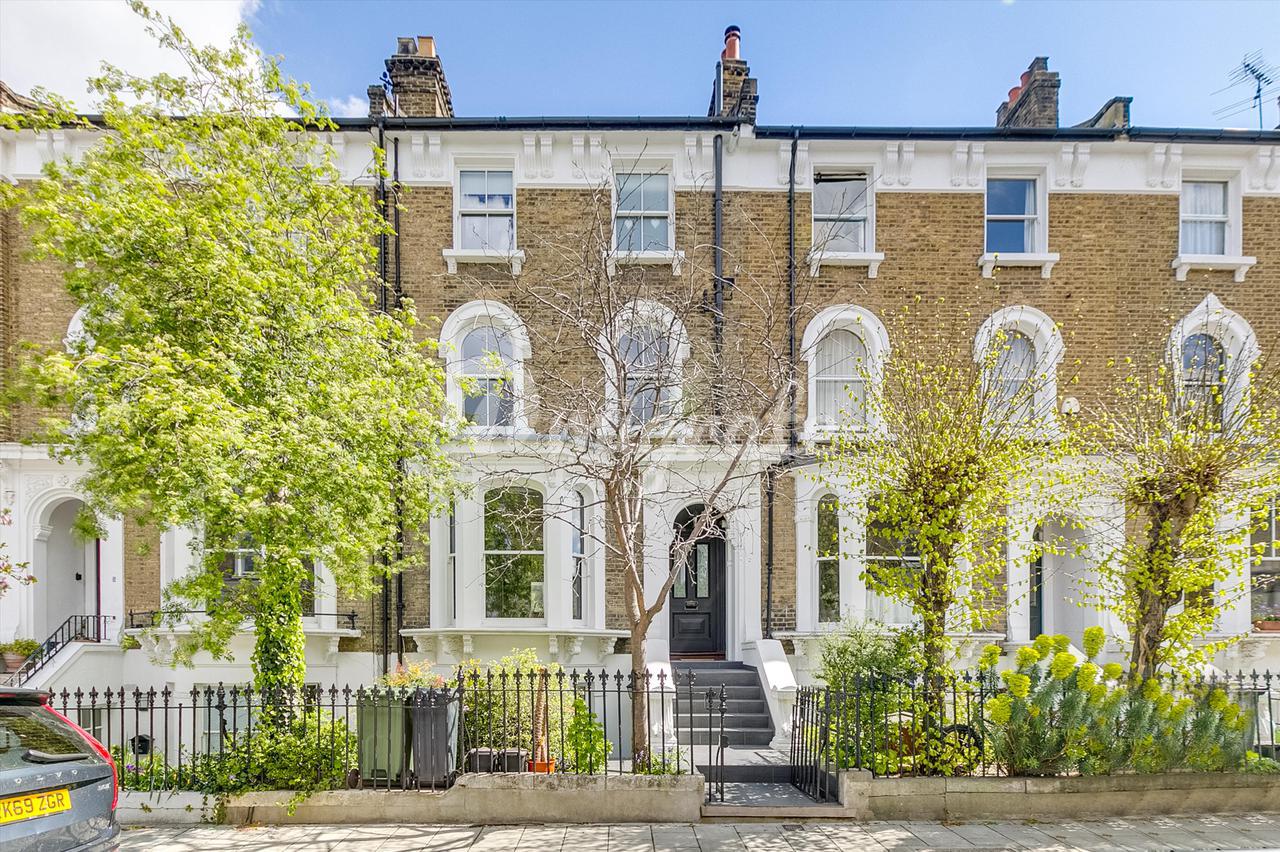 Вилла в Liston Road, London, SW4