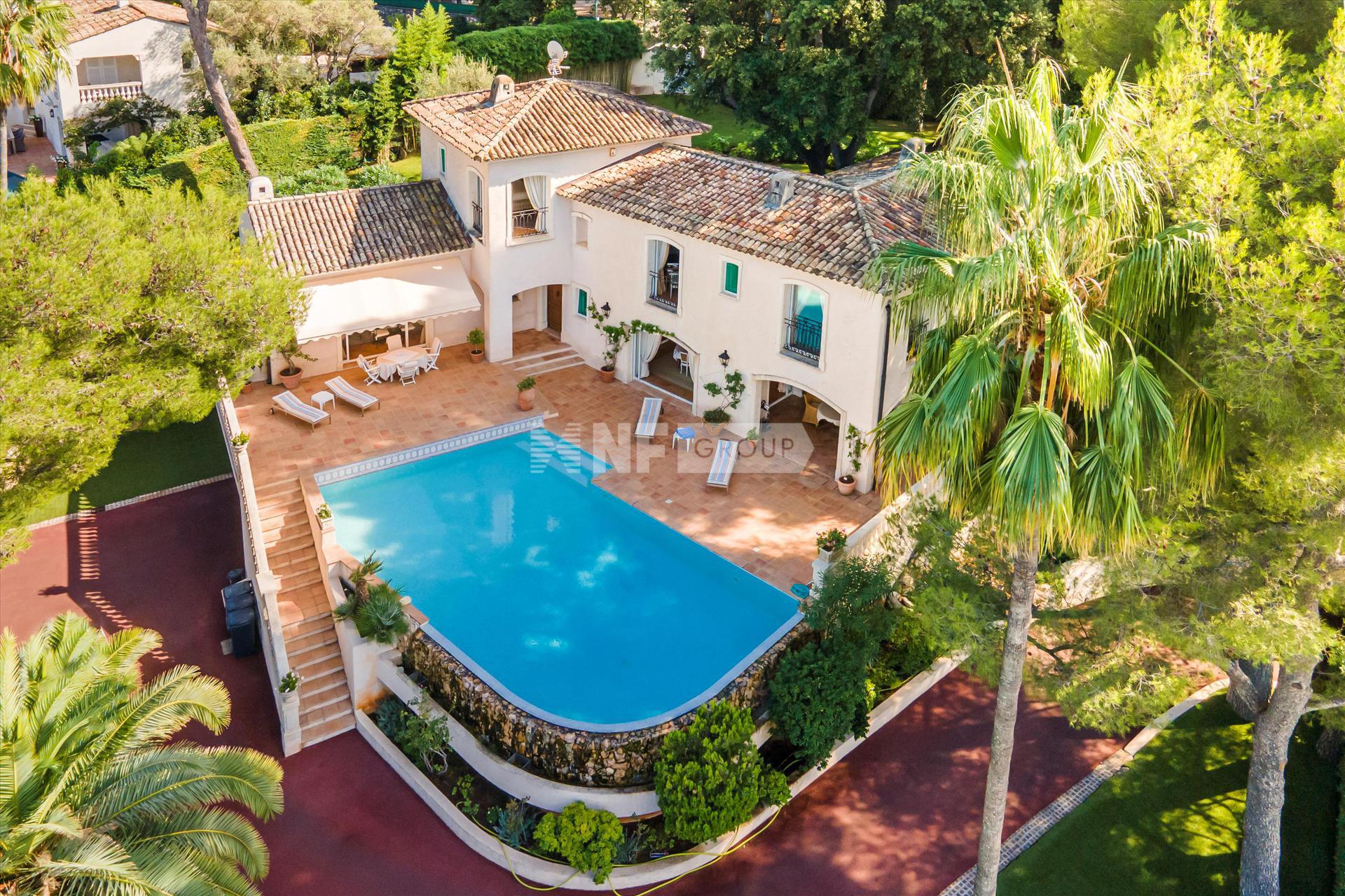 Вилла в 06160 Cap d