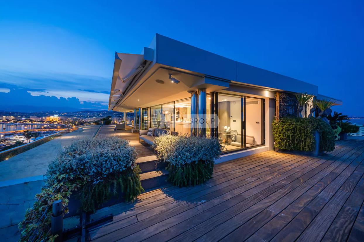 Двухуровневый пентхаус на набережной Круазетт (Knight Frank 25.07.2023)