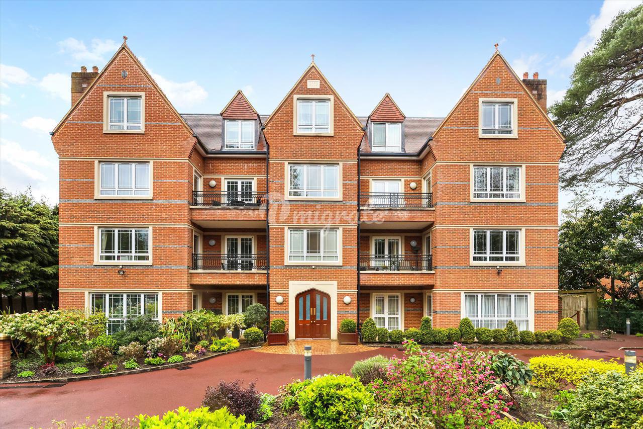Квартира в Cavendish Road, Weybridge, Surrey, KT13