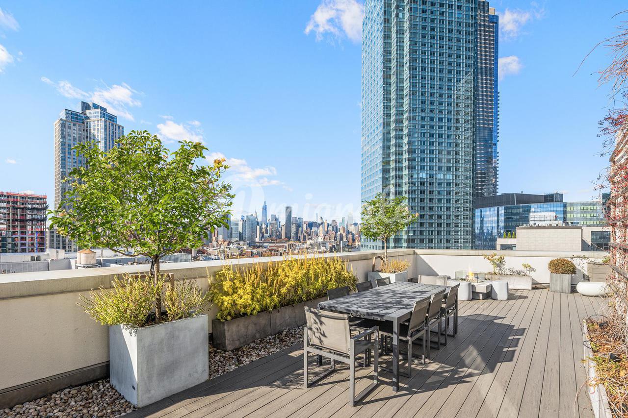 Кондоминиум в Arris Lofts, 2728 THOMSON AVE, 810/811 - Long Island City, New York