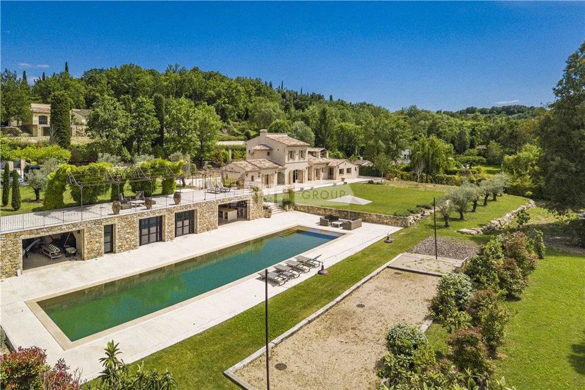 Вилла около коммуны Вальбонн (val190004)