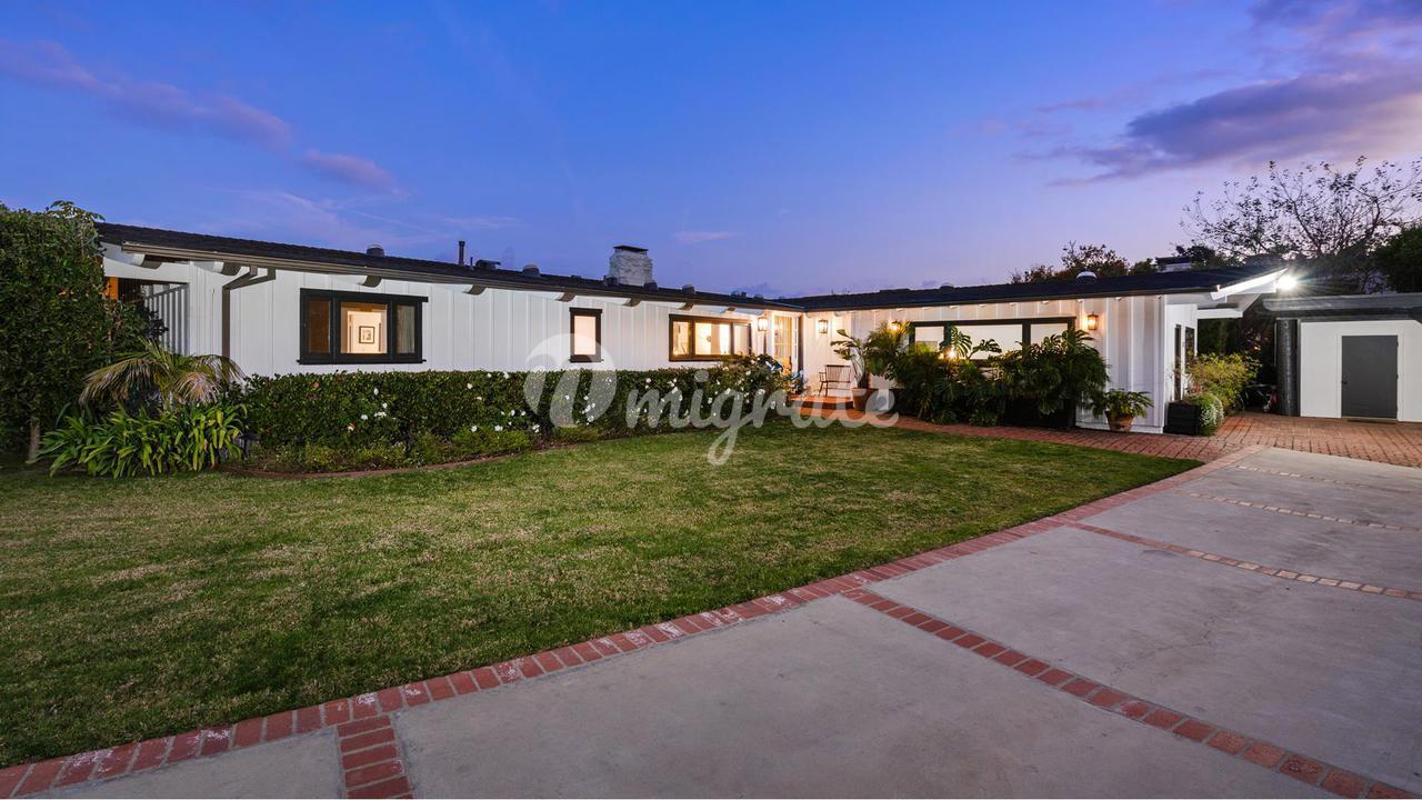 Вилла в 7005 Grasswood Ave - Malibu, California