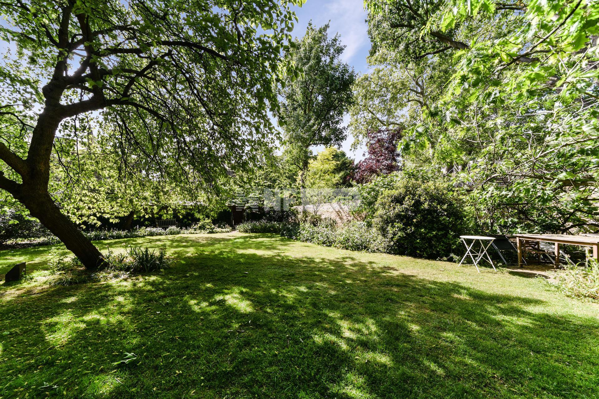 Квартира в Alwyne Place, London, N1