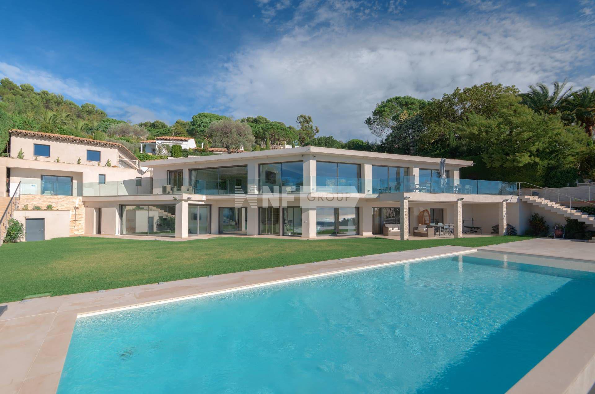 Современная вилла с панорамным видом на море и горы (5969)