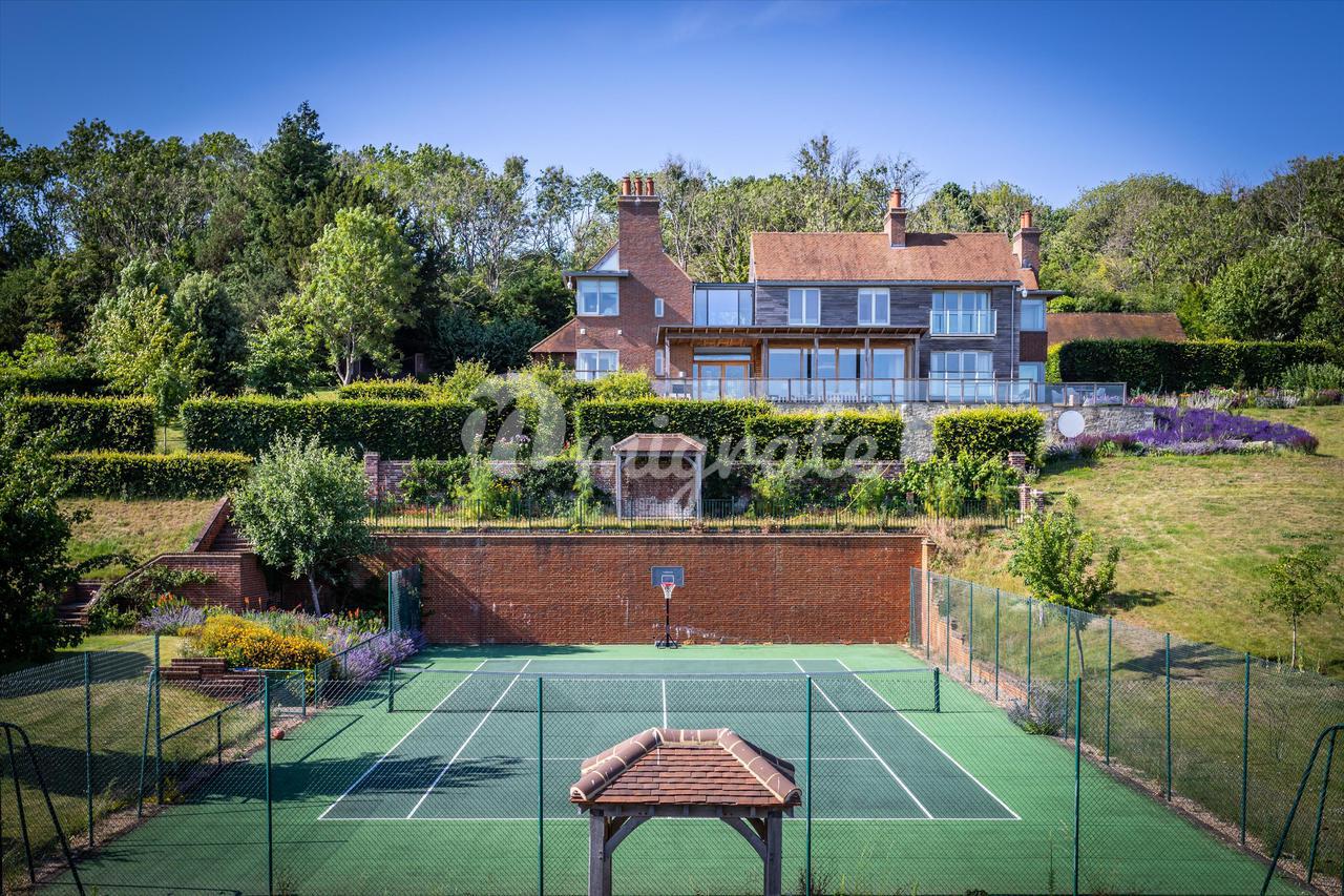 Вилла в White Lane, Guildford, Surrey, GU4.