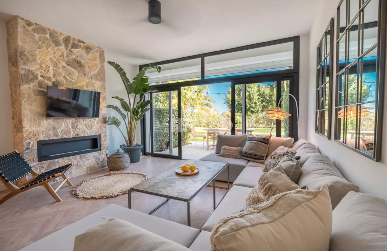 Стильный таунхаус в Марбелье, Испания (Knight Frank 25.07.2023)