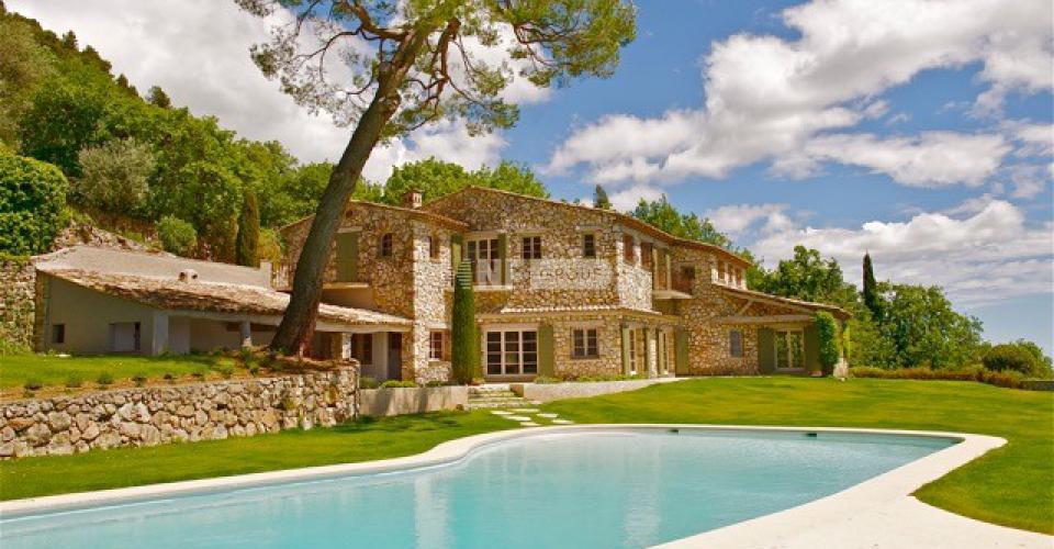 Вилла с панорамными видами в Ванс