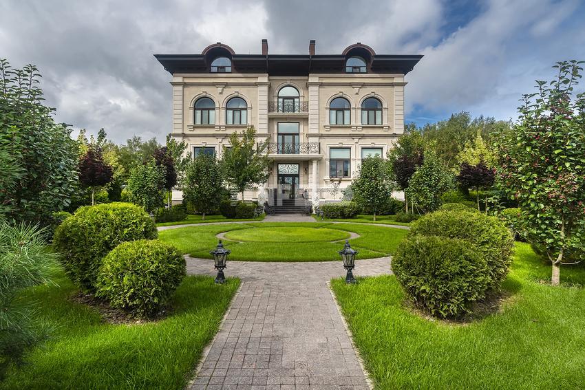 «Шато Соверен» (Chateau Souverain)