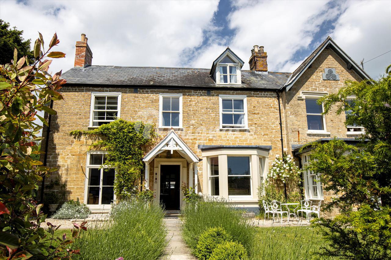 Вилла в The Old Vicarage, Allington, Parsonage Road, Bridport, DT6.