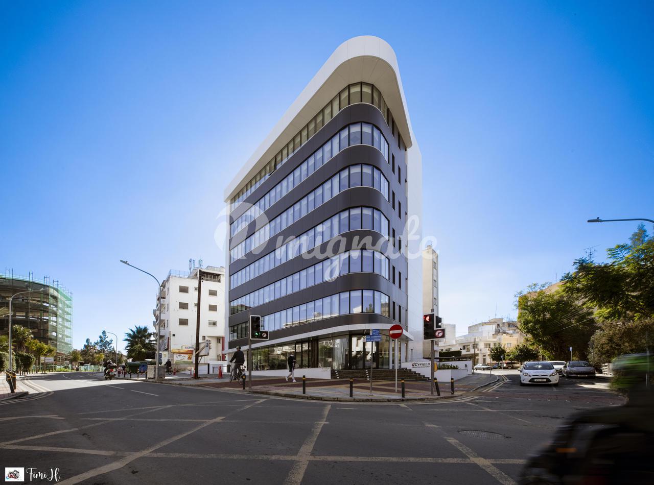 Офисный комплекс в сердце делового центра Никосии (The cross point (Cyfield))