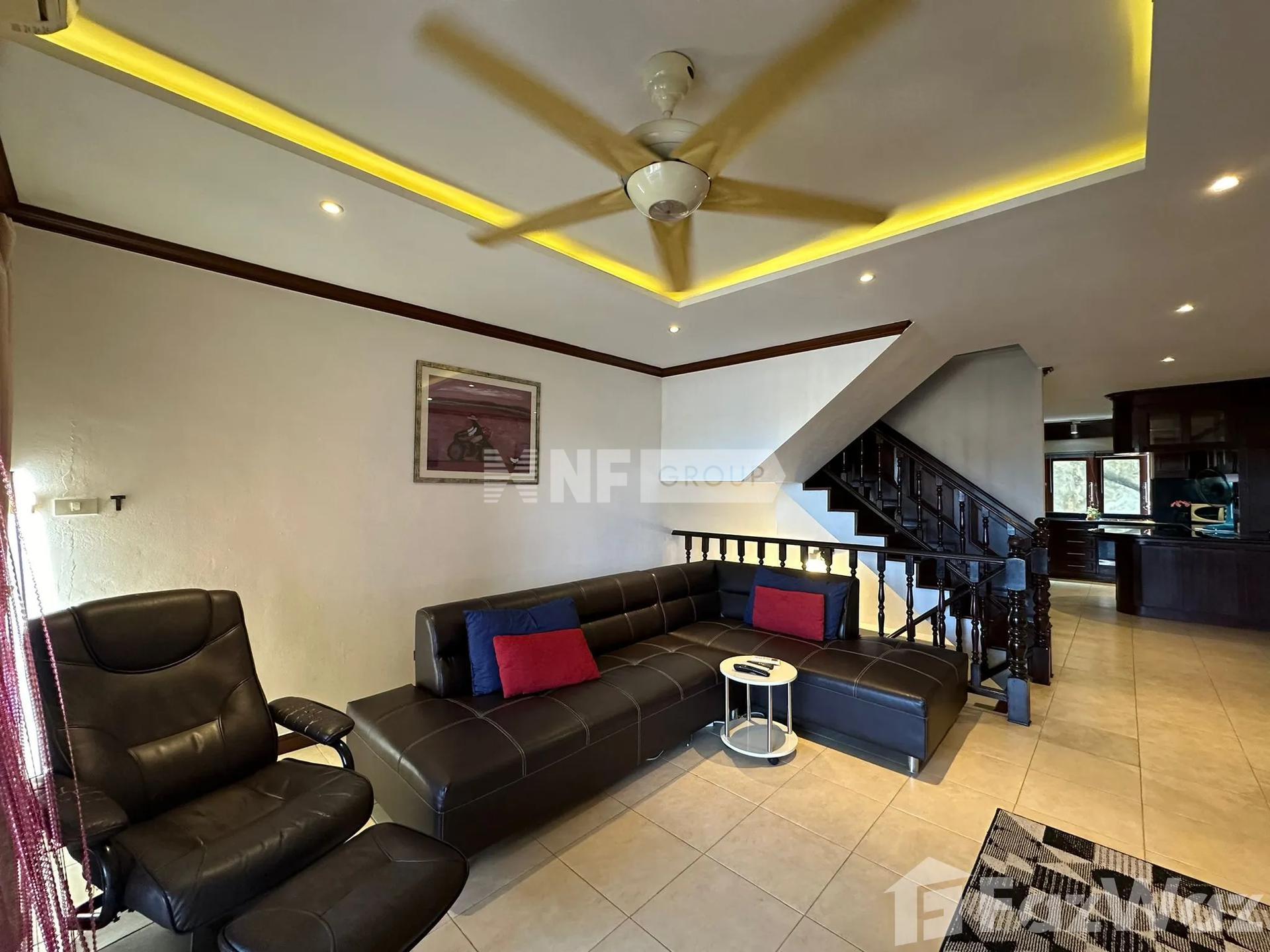 Sea and City View 3-Storey Townhome 20 mins walk to Beach