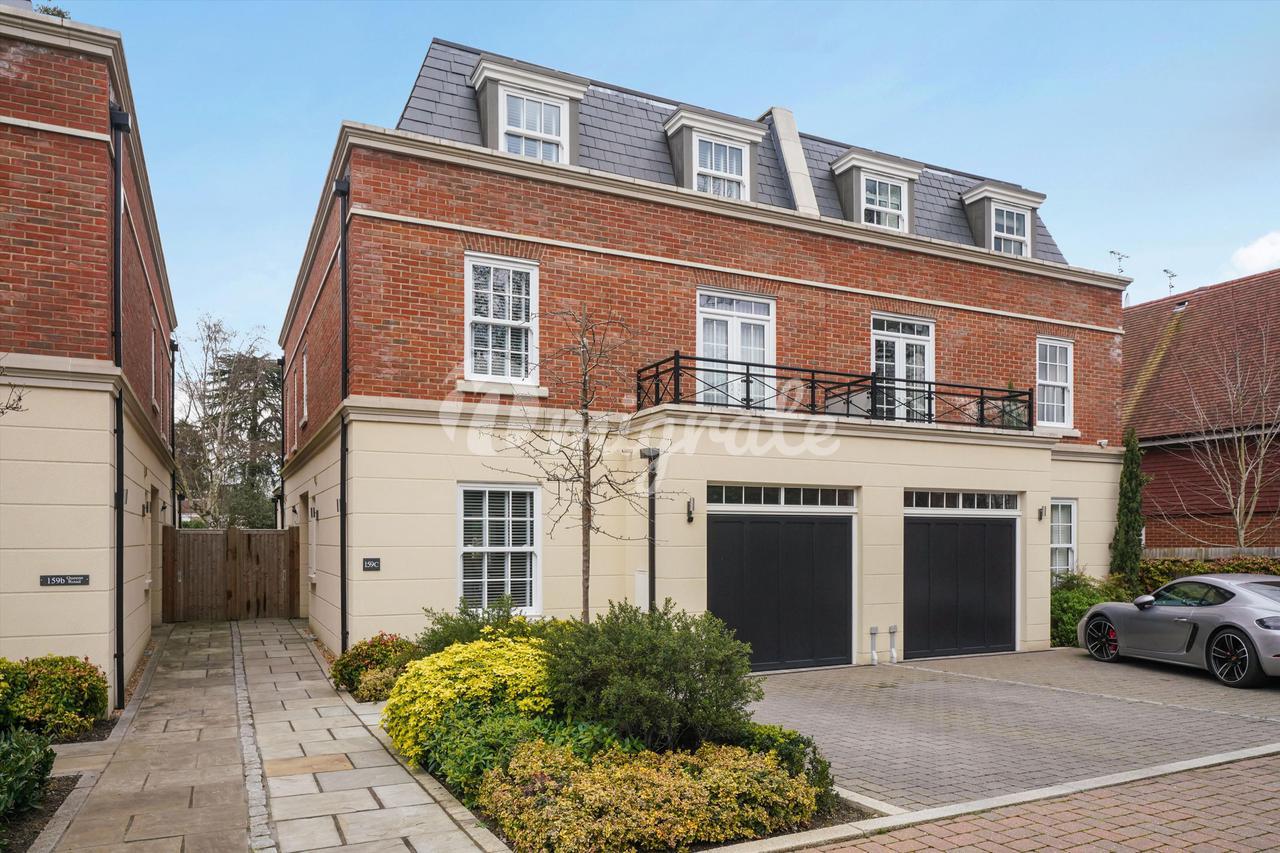 Вилла в Queens Road, Weybridge, Surrey, KT13