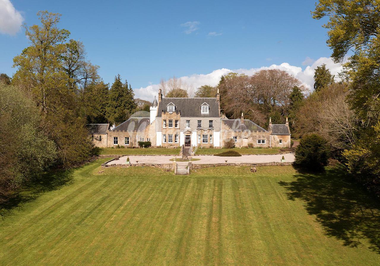 Вилла в Carluke, South Lanarkshire, ML8