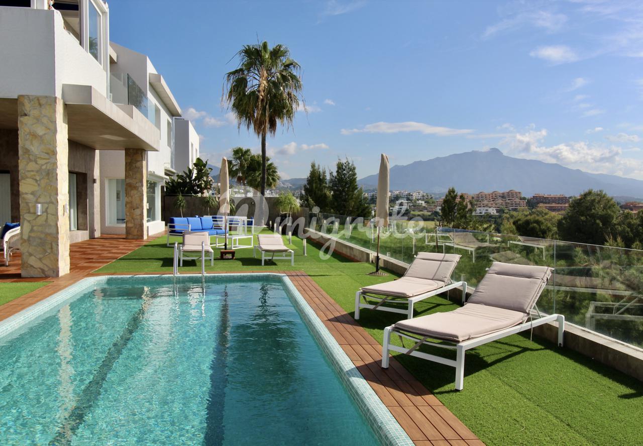 Вилла в Nueva Atalaya, Estepona, Malaga