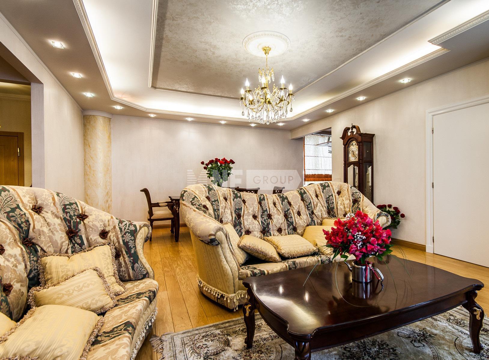 Квартира в классическом стиле (Republikas laukums 3 - Realty1)