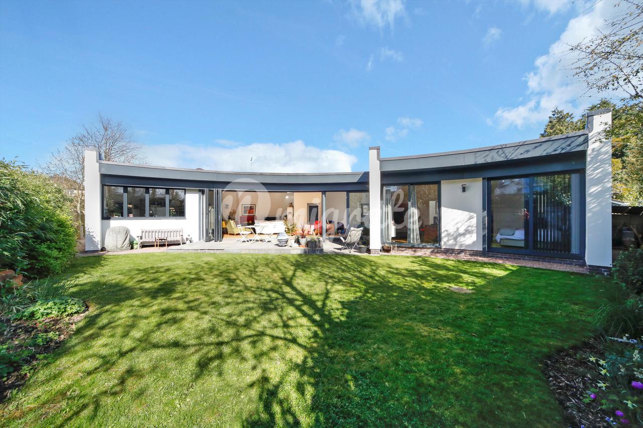 Вилла в Old Bath Road, Cheltenham, Gloucestershire, GL53