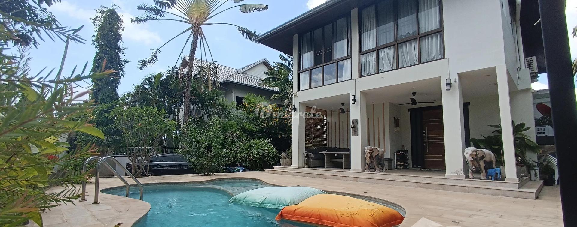 5 спален Дом на продажу (Lovely 4 Bedrooms House for Sale with Studio Bo Phut Bangrak)