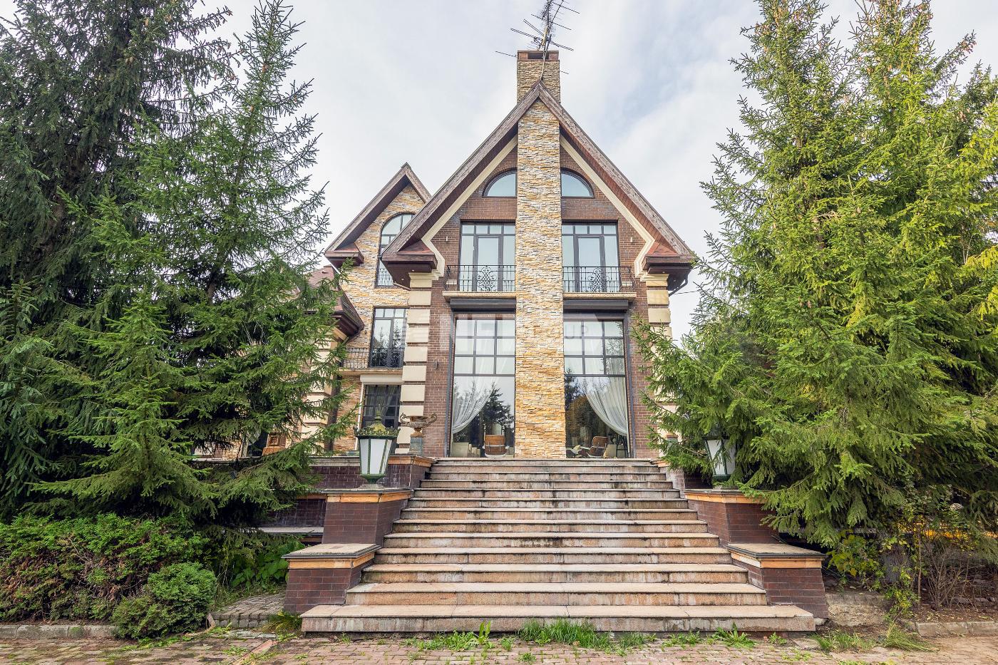 «Глухово» (Glukhovo)