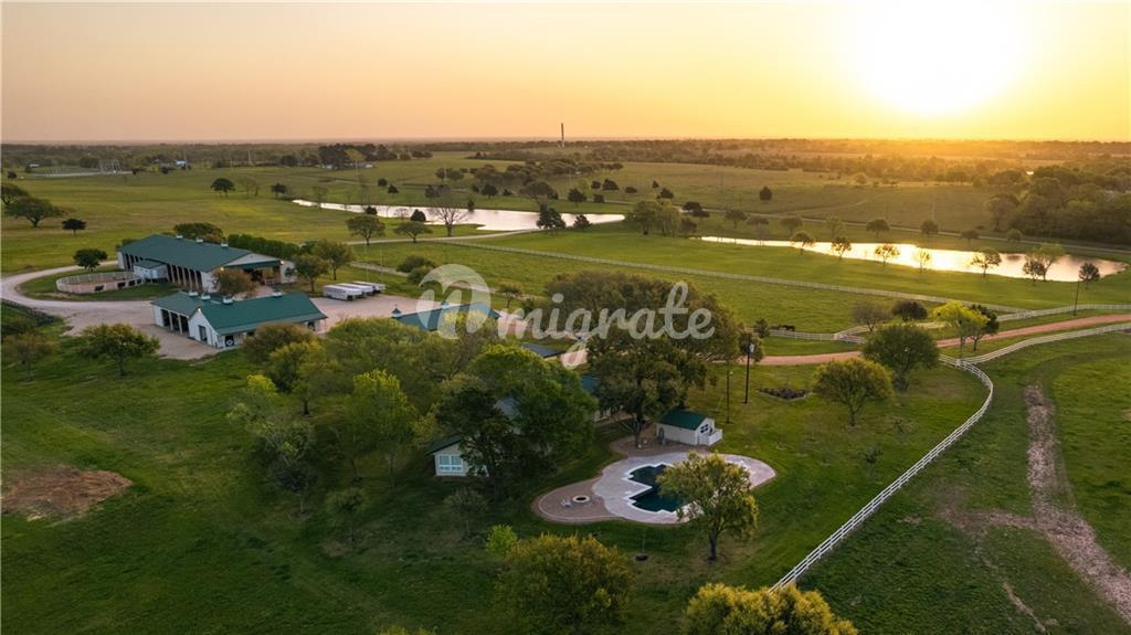 Ферма/Особняк в 6345 Smith Rd - Bellville, Texas