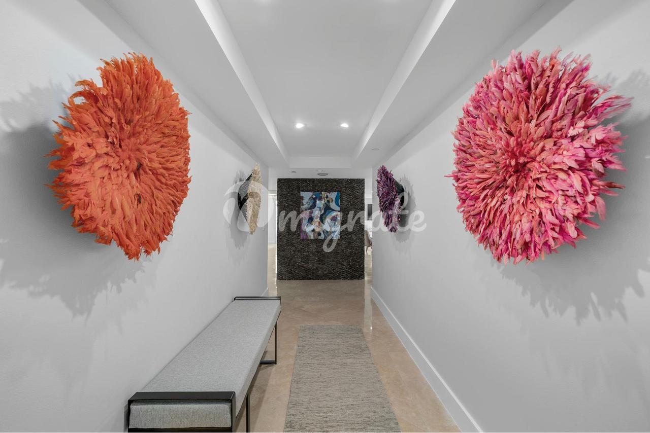 Кондоминиум в 7600 Collins Ave, 605 - Miami Beach, Florida