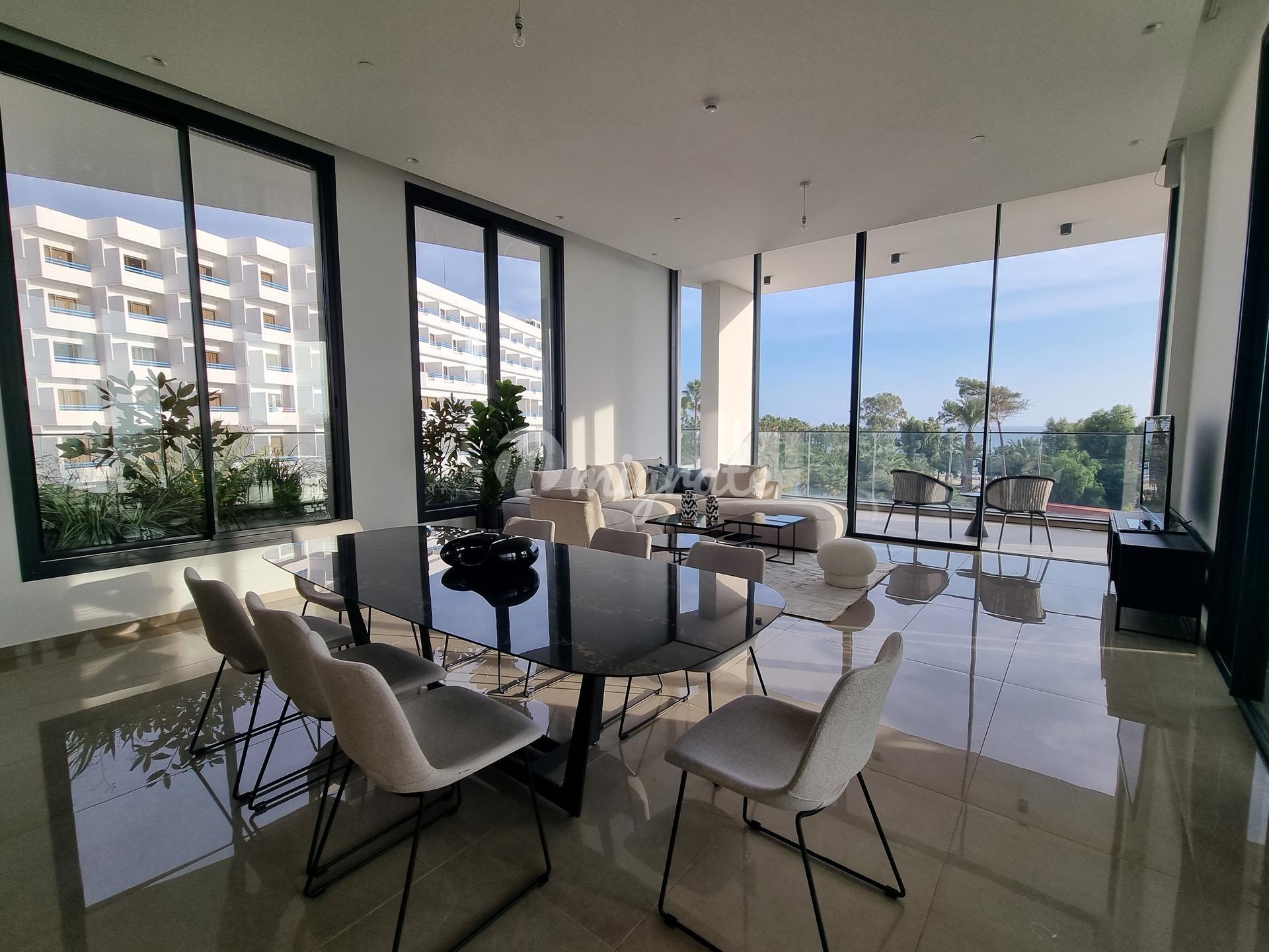 Квартира с 3+1 спальней в туристическом районе Пареклизия, Лимассол
 (3+1 Bedroom Apartment in Parekklisia Tourist Area, Limassol)