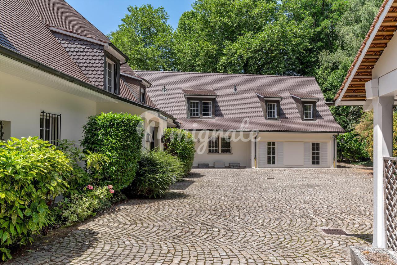 Вилла в Jouxtens-Mézery, Vaud