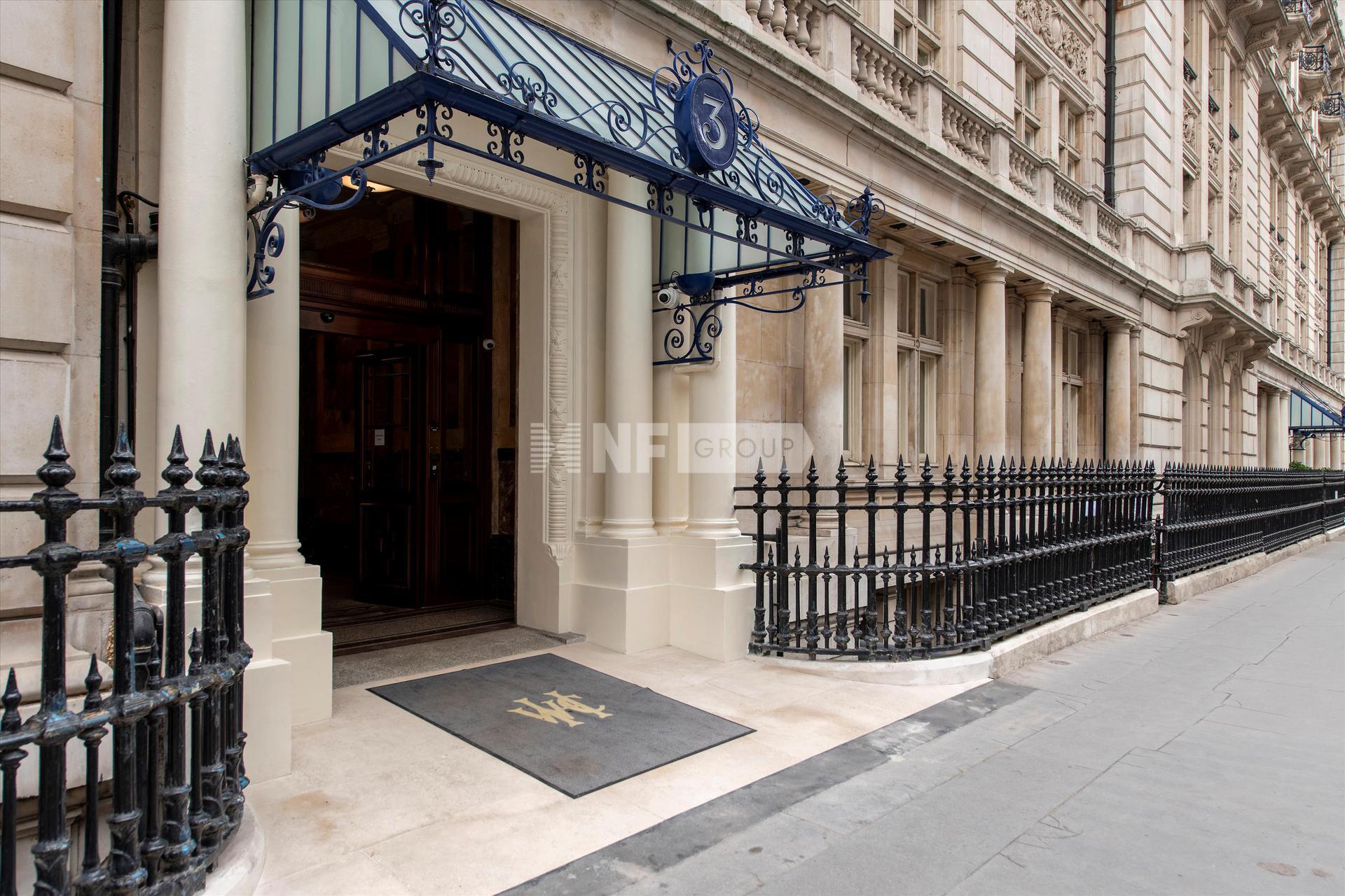 Квартира в Whitehall Court, St James