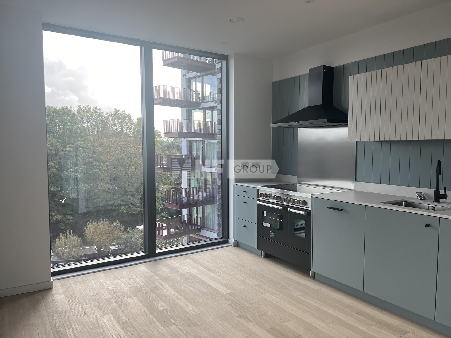 Светлая квартира с панорамными окнами в Лондоне (Brentford Project, London, TW8 AZ Real Estate)