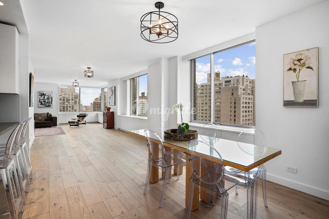 Кондоминиум в Leighton House, 360 E 88TH ST, 11EF - Yorkville, New York