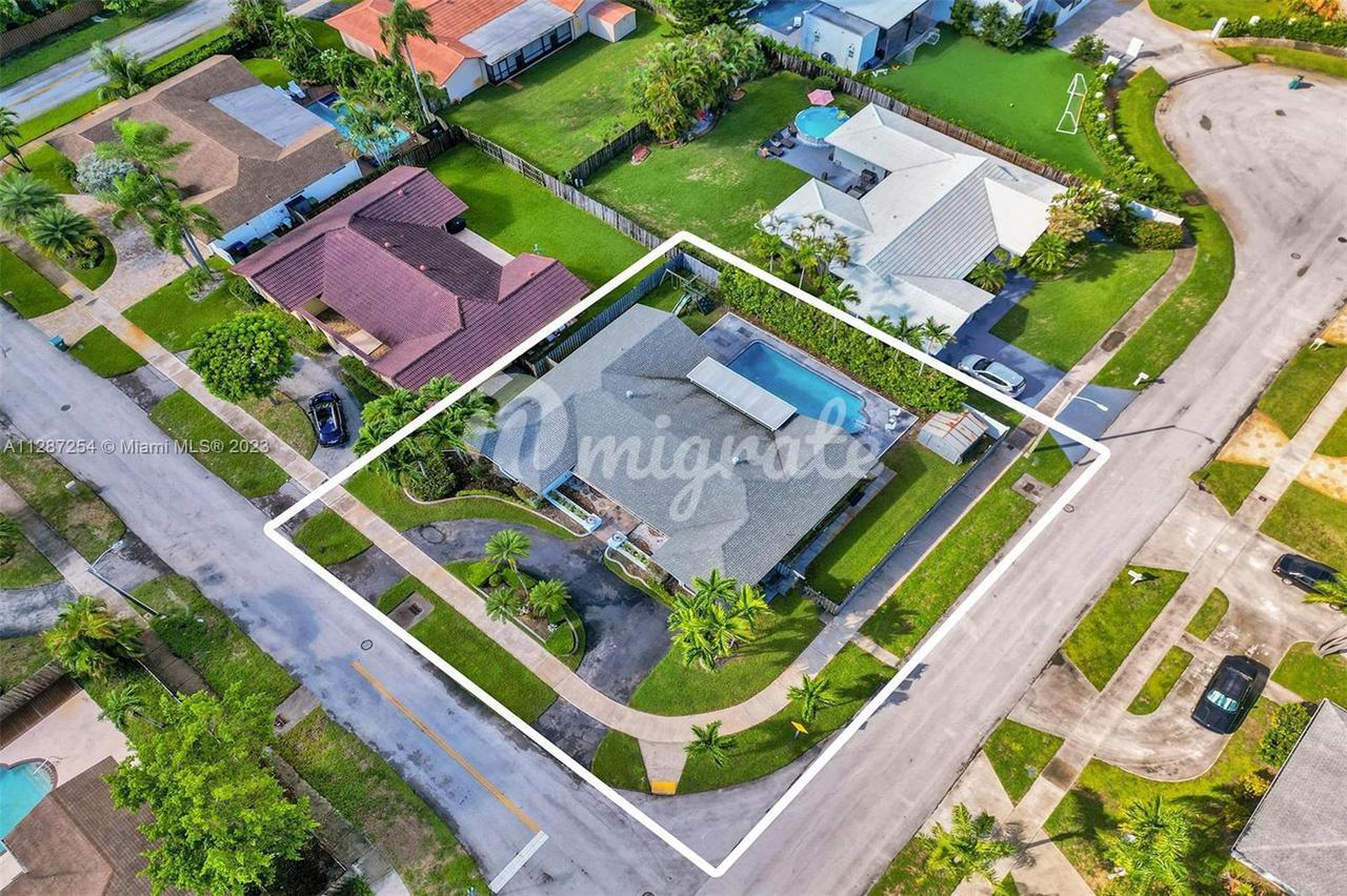 Вилла в 21332 NE 18th Pl - Miami, Florida