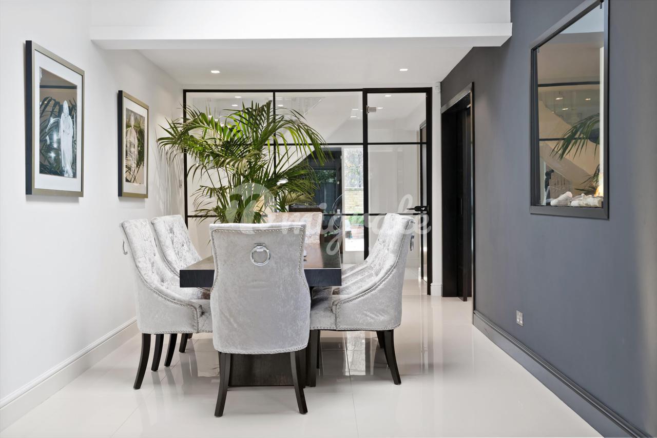 Продажа Вилла в Church Road, East Molesey, Surrey, KT8 East Molesey