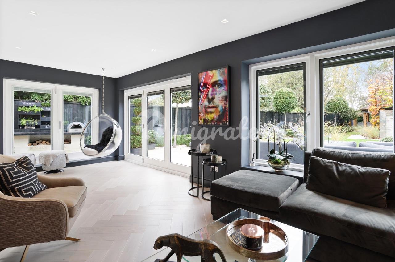 Продажа Вилла в Church Road, East Molesey, Surrey, KT8 East Molesey