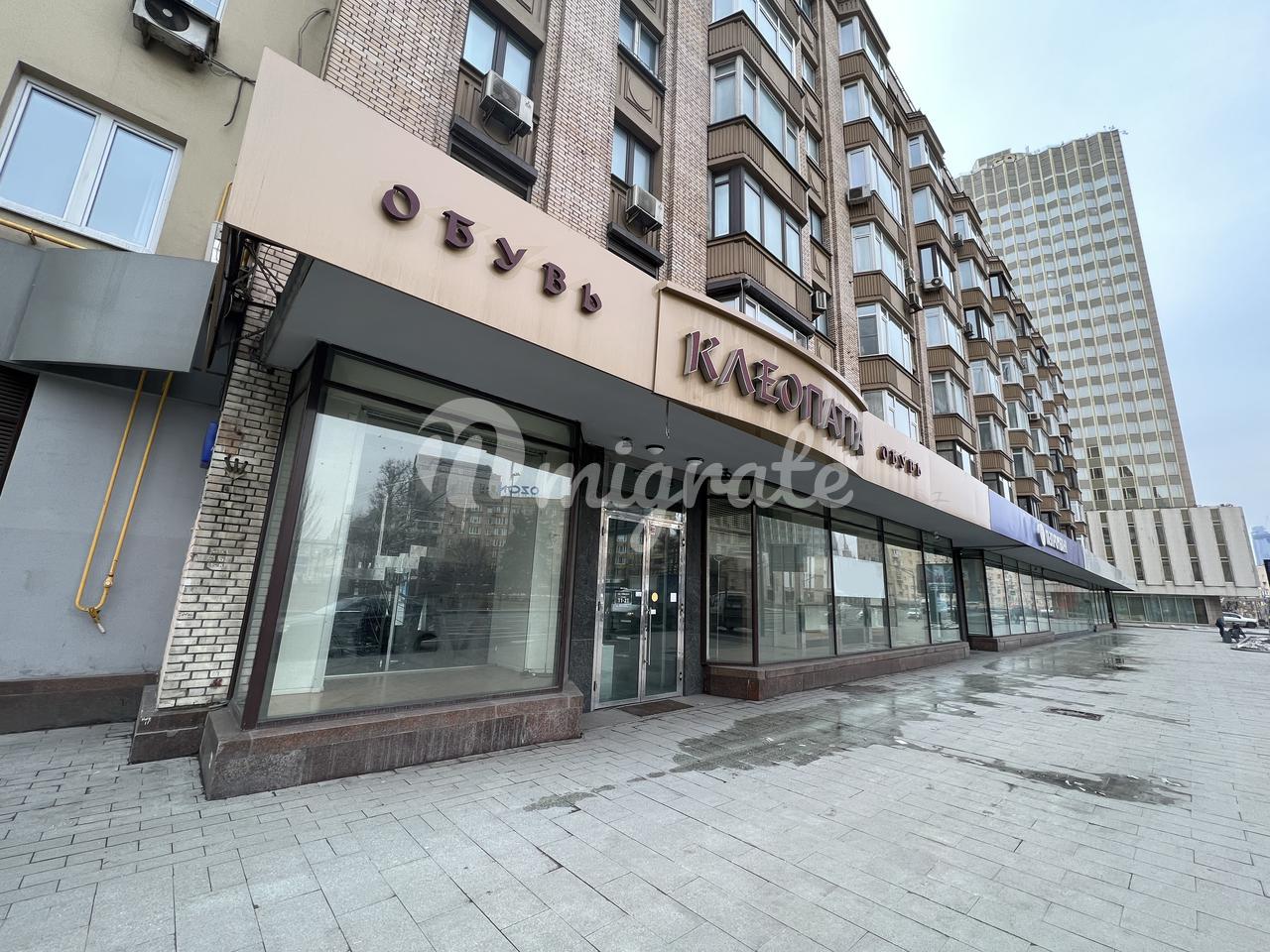 Торговое помещение 440.0 м² рядом с метро Парк культуры, Смоленская улица,  д. 3 - продажа без посредников