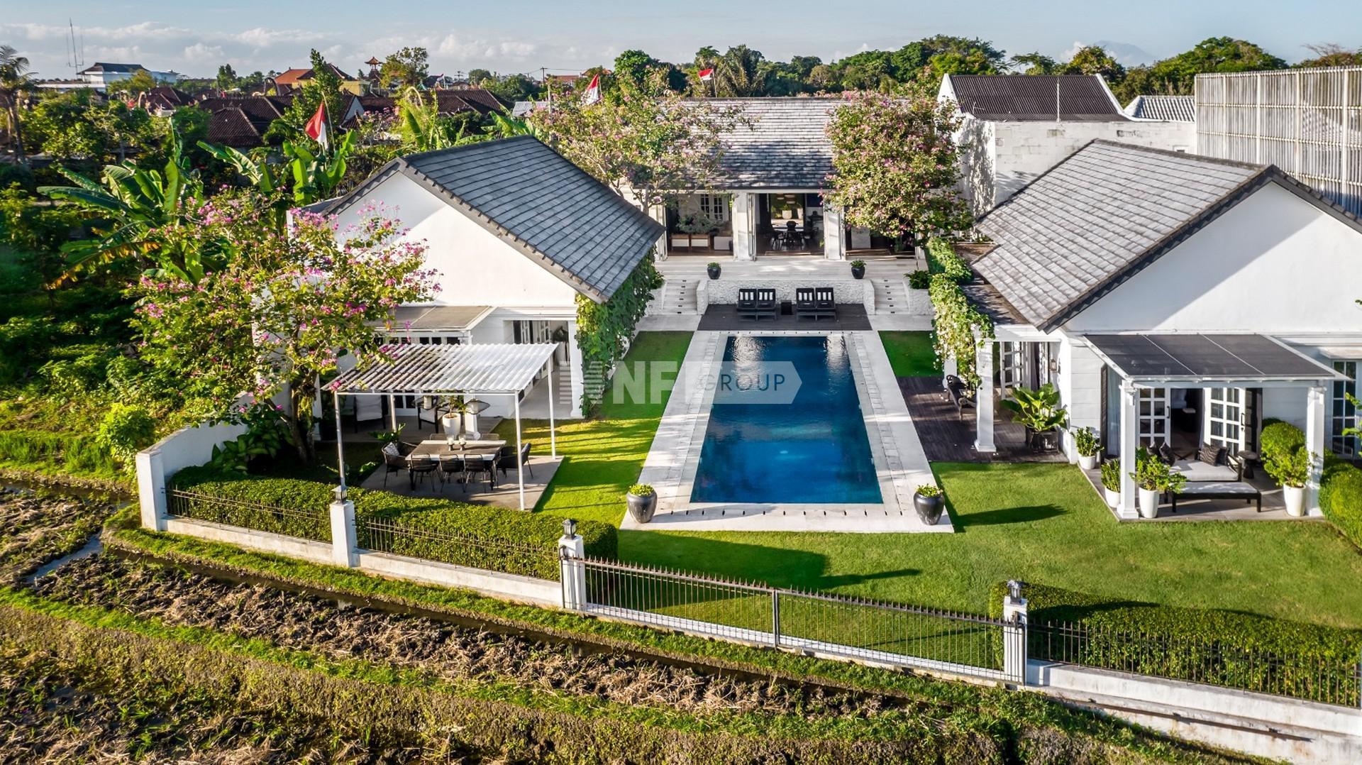 Luxury Modern Colonial Villa with Panoramic Views – Tumbak Bayuh