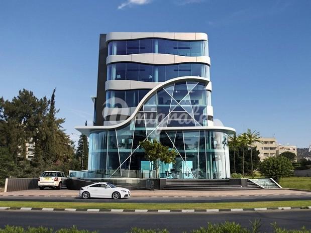 Магазин в туристическом районе Гермасойя в 30 м от пляжа