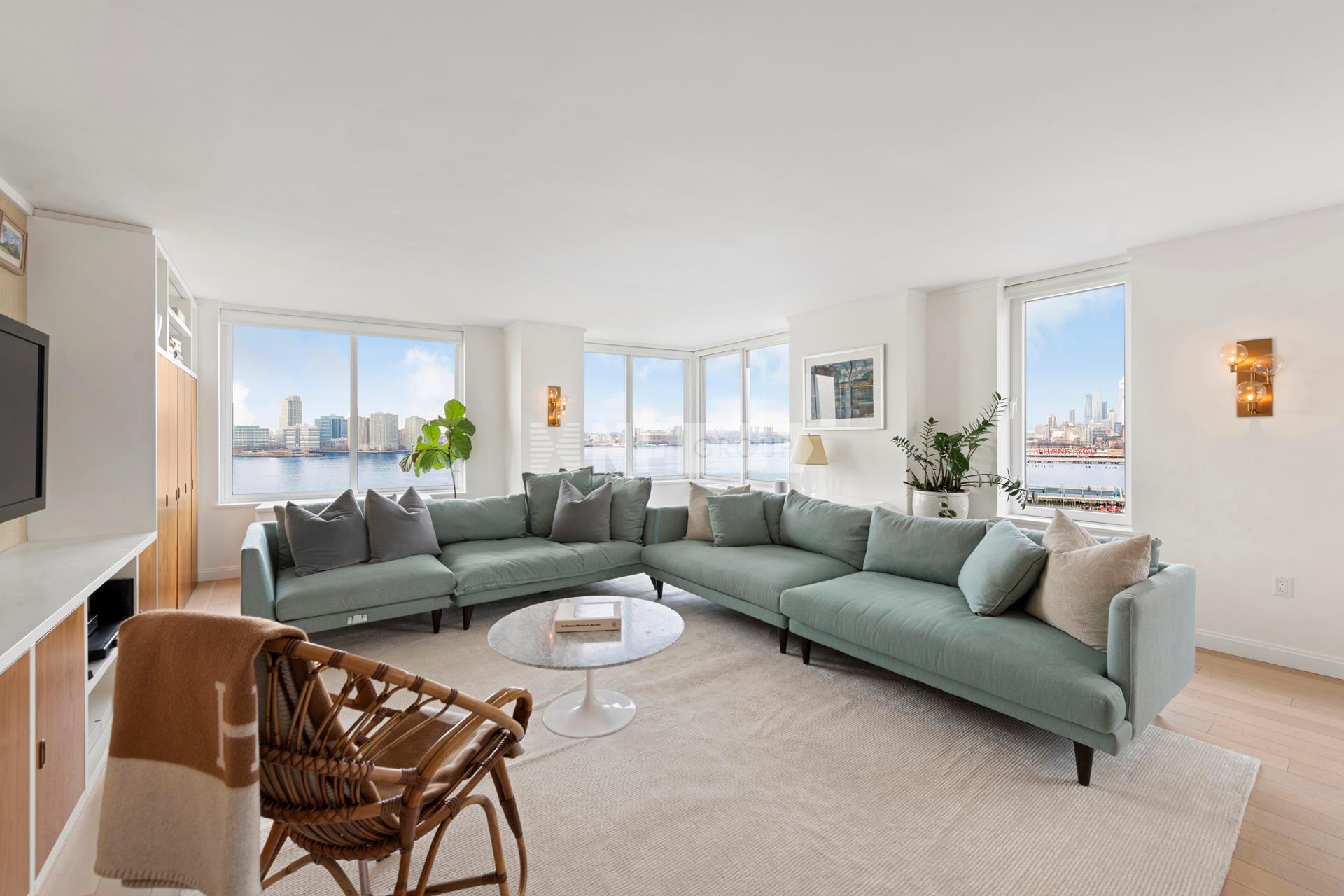 Кондоминиум в River & Warren, 212 WARREN ST, 15L - Battery Park City, New York